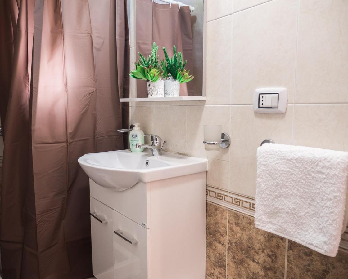 Appartamento Chiaia Premium Flat, Naples Center, Near Seaside Esterno foto